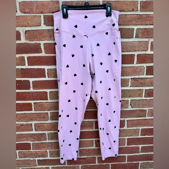 PINK Victoria's Secret Ultimate Pink and Black Heart Leggings - Picture 1 of 4